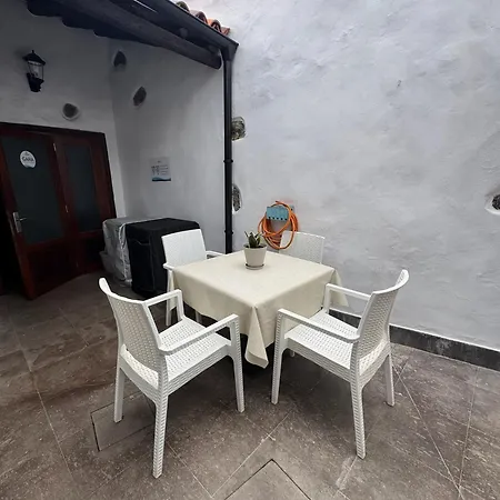 Casa Tradicional Canaria - I *